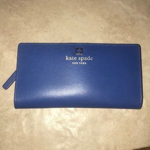 Kate spade wallet!! 💙